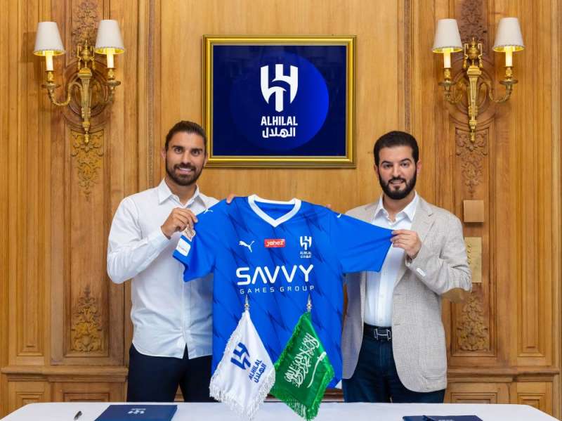 الهلال السعودي يتعاقد مع نيفيز