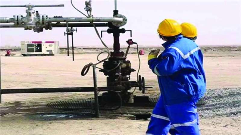 


المشاريع النفطية أساس رفع الإنتاج 