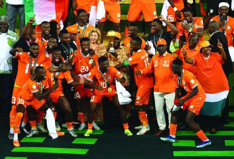 لاعبو منتخب ساحل العاج متوّجون باللقب (رويترز)