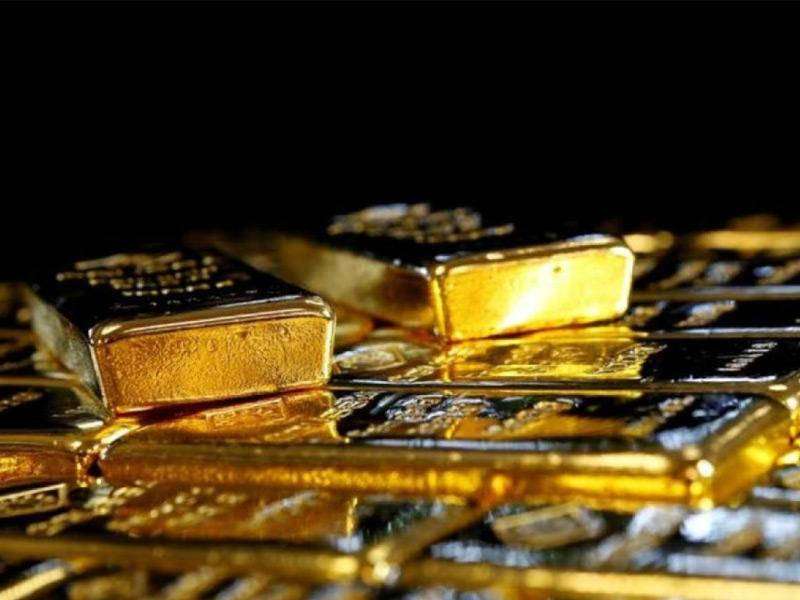 الذهب ينخفض لأدنى مستوى في شهر مع اتجاه المستثمرين لجني الأرباح