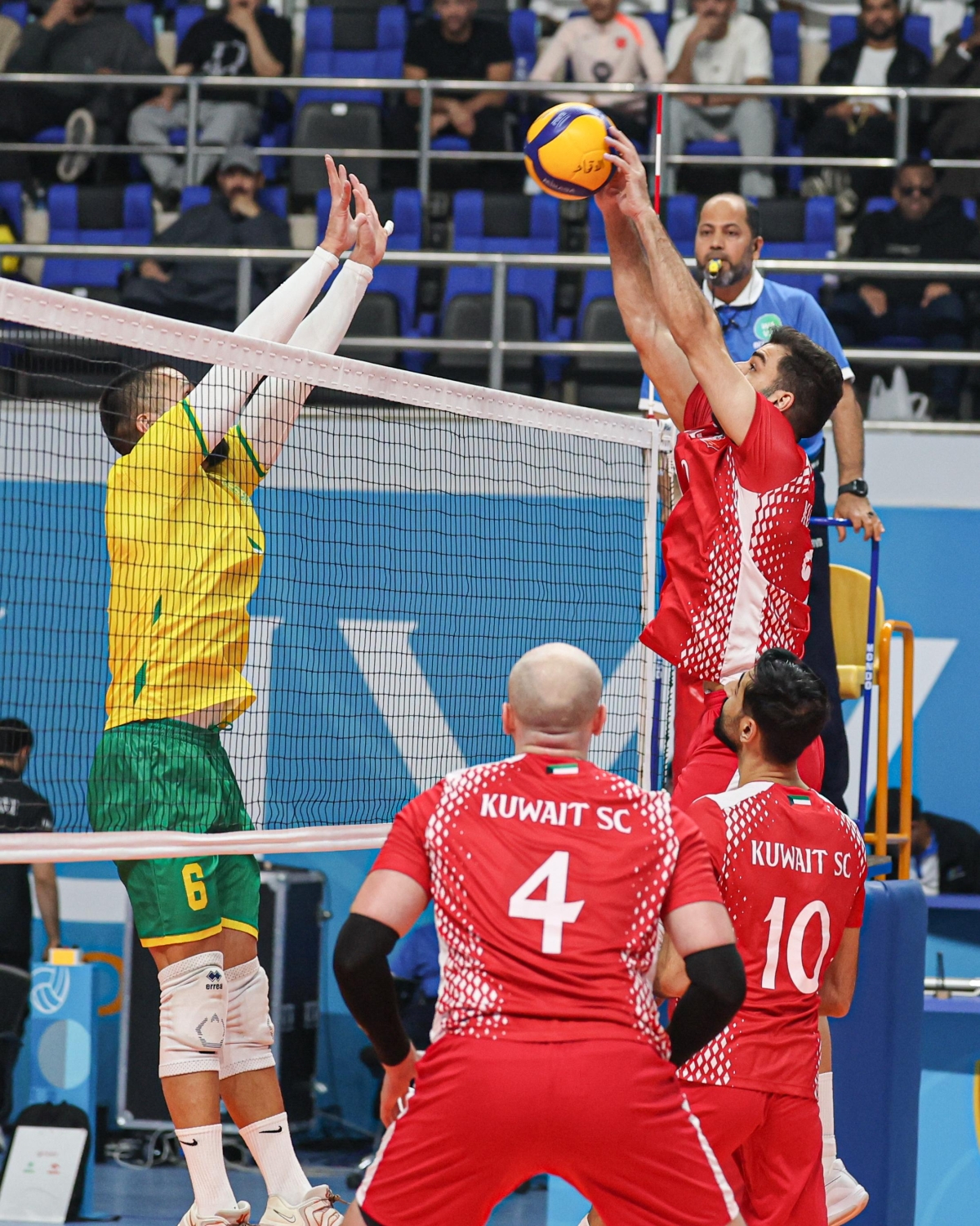 «الأبيض» والريان والأهلي لنصف نهائي «غرب آسيا»