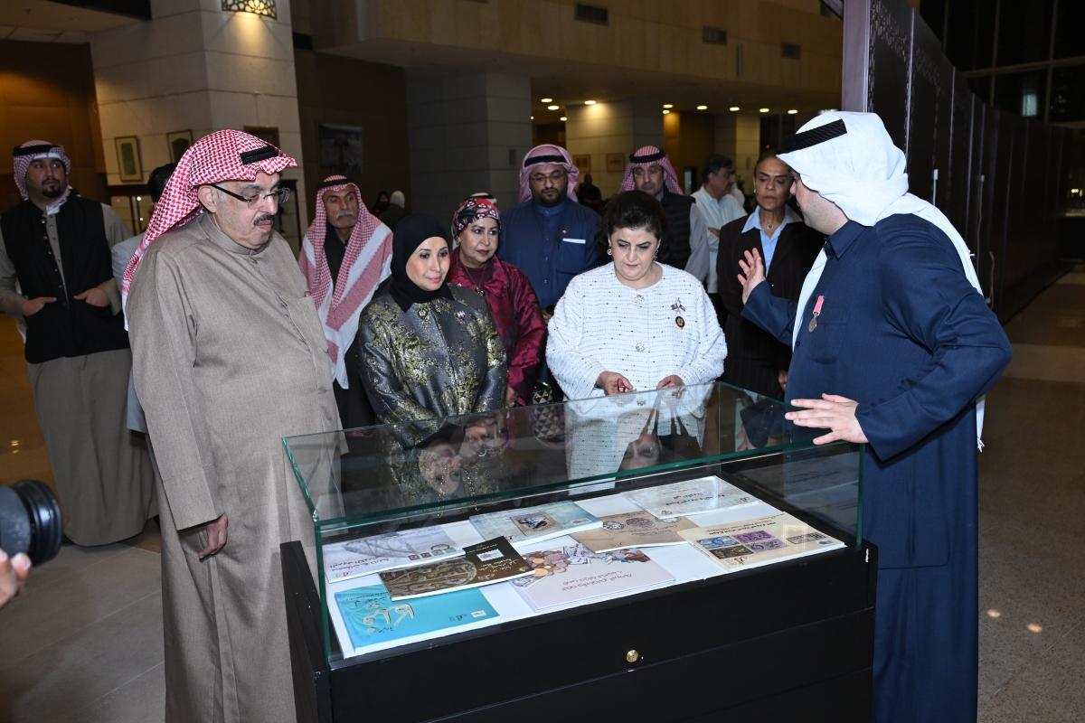 16 مجموعة خاصة... لـ«تاريخ الكويت الثقافي في الطوابع والبطاقات البريدية»